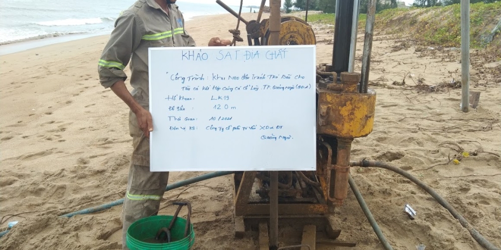 Khoan khảo sát địa chất khoáng sản đất làm vật liệu san lấp tại mỏ đất núi Văn Bân, thôn 4, xã Đức Chánh (vị trí 1), huyện Mộ Đức, tỉnh Quảng Ngãi