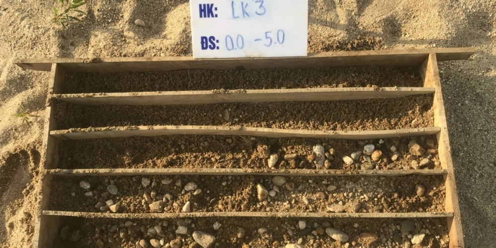 Thi công mỏ cát Vạn Xuân