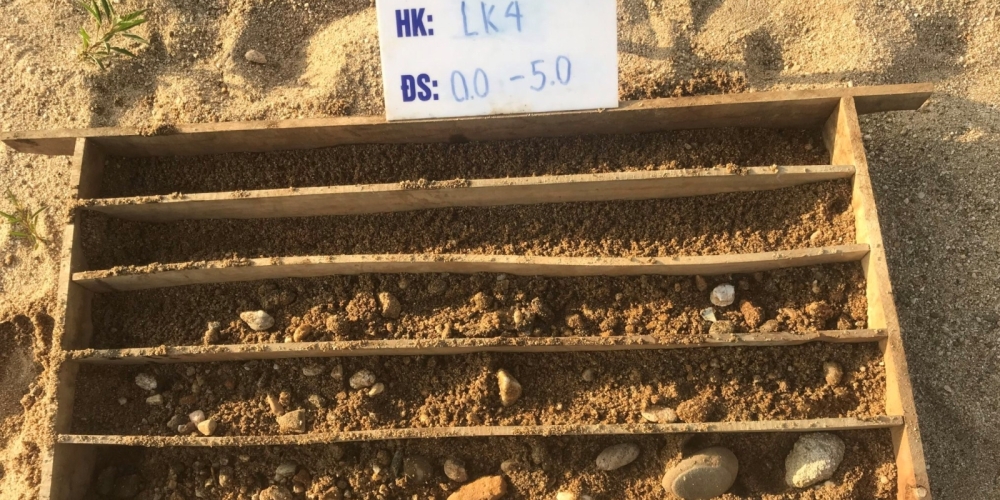 Thi công mỏ cát Vạn Xuân