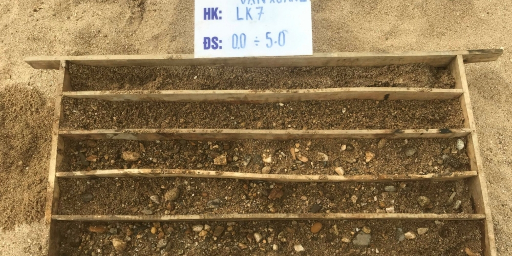 Thi công mỏ cát Vạn Xuân