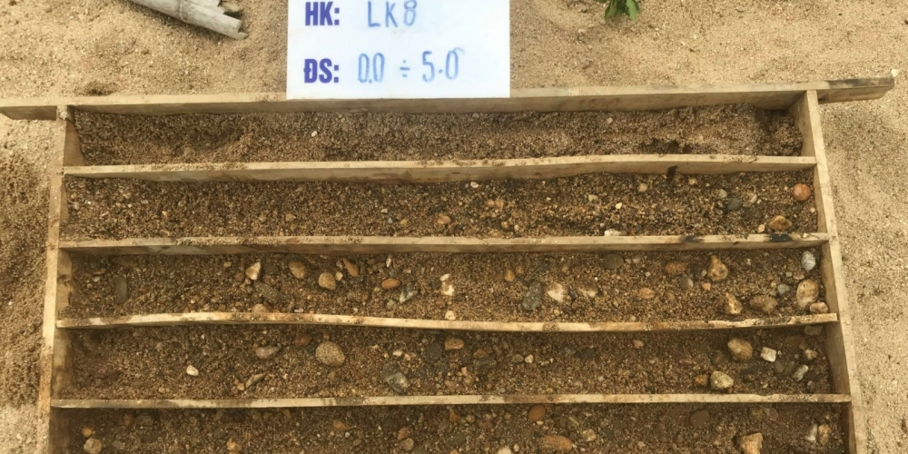 Thi công mỏ cát Vạn Xuân