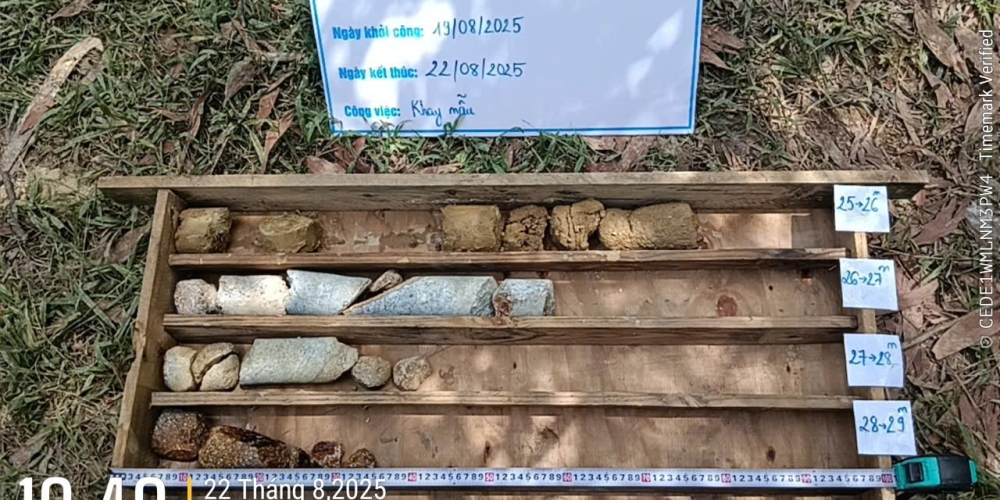 Khoan khảo sát khoáng sản đất làm vật liệu san lấp tại mỏ đất Dốc Mốc 2, xã Ba Tơ, tỉnh Quảng Ngãi