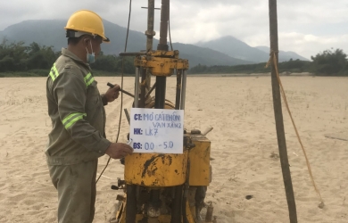 Thi công mỏ cát Vạn Xuân